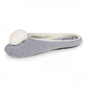 chaussons gris avec pompom